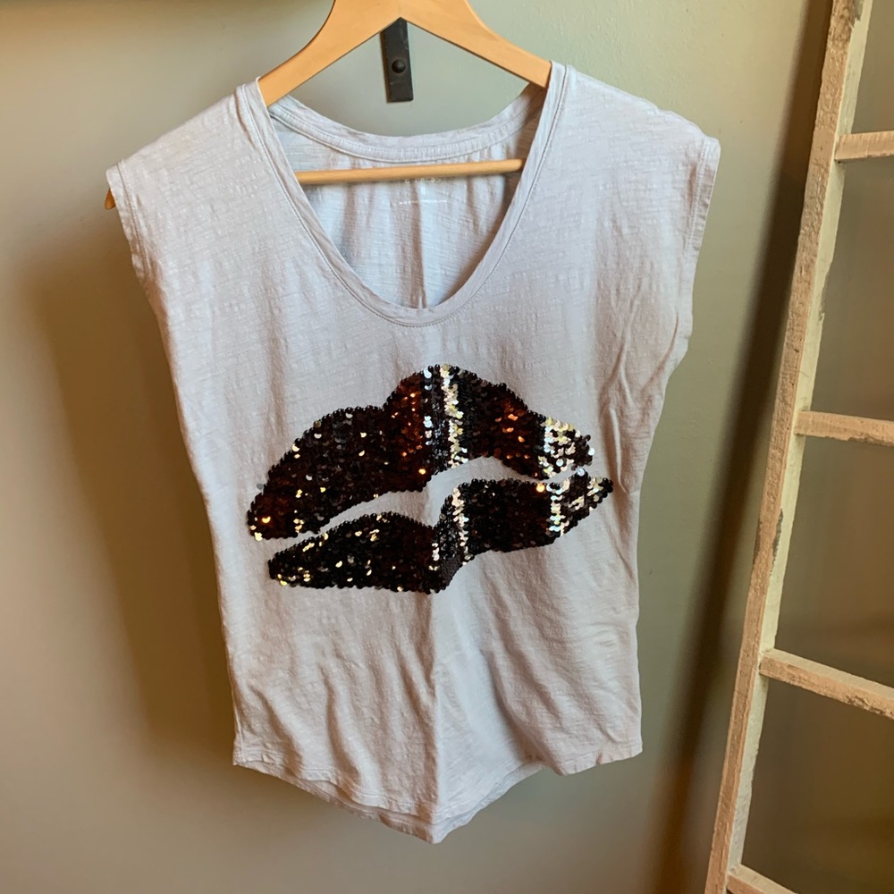 Express graphic tee